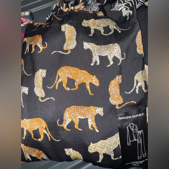 NWT Banana Republic Animal Print Black Pajama Set - Picture 4 of 4